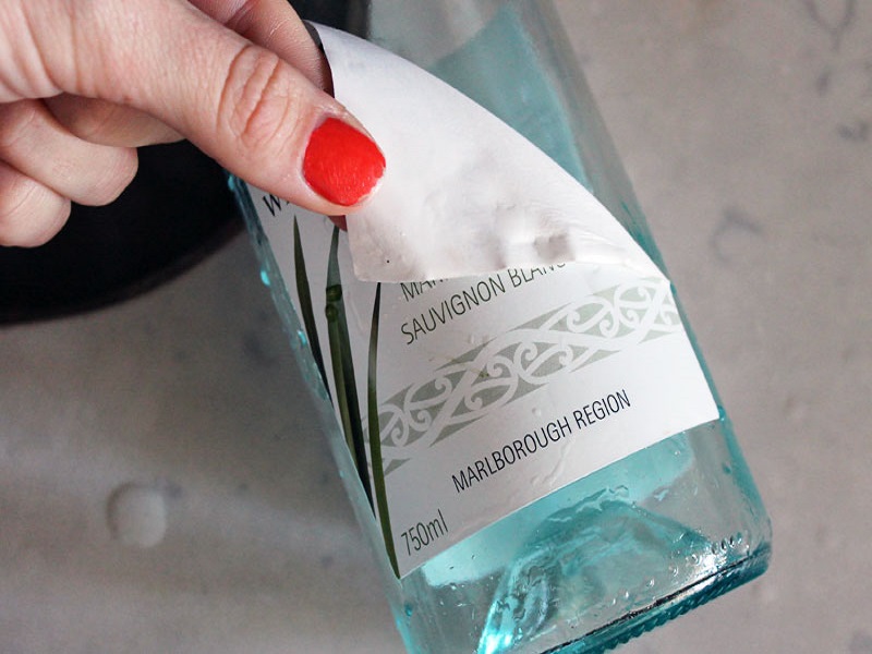 comment retirer une étiquette d'une bouteille