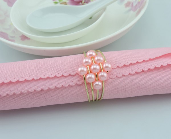 à partir de perles et de rocailles