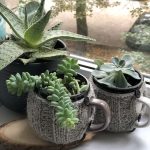 Jouez avec de vieux objets ménagers