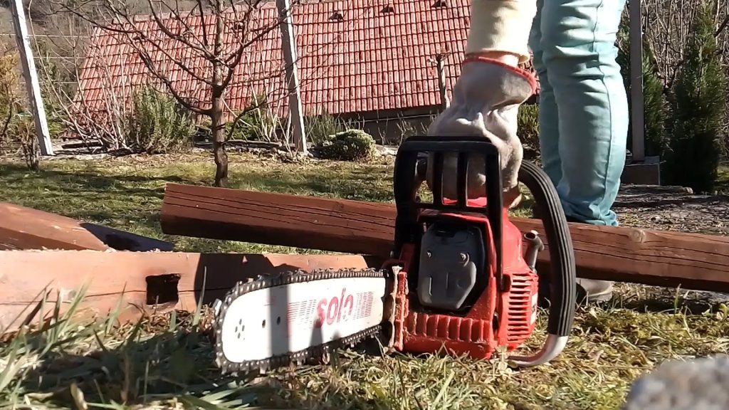 Comment utiliser une tronçonneuse en tant que femme