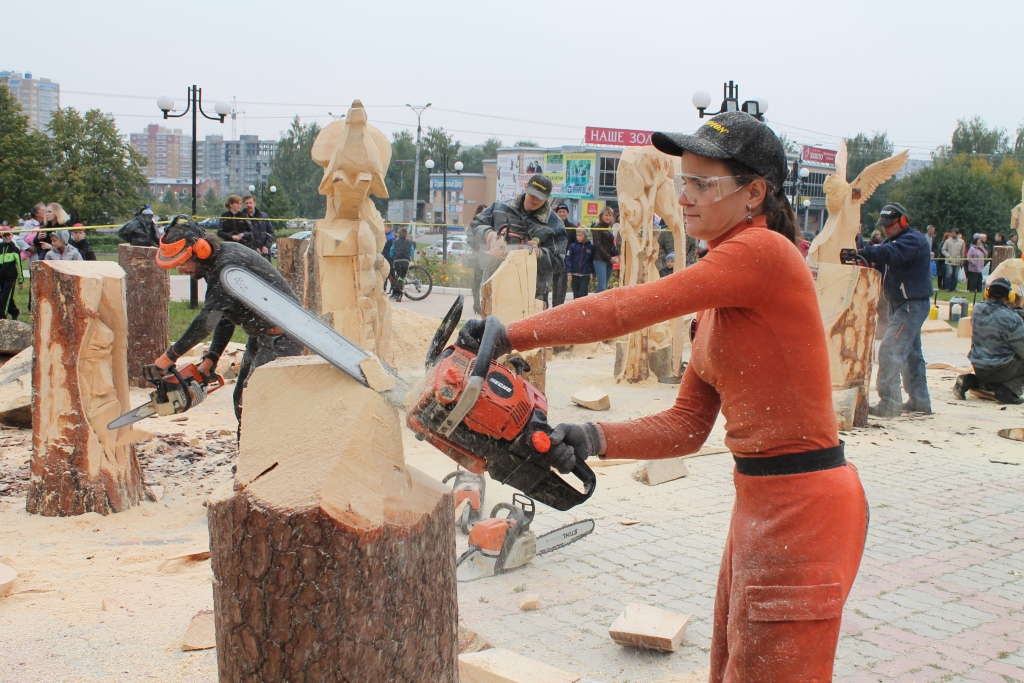 Comment utiliser une tronçonneuse en tant que femme