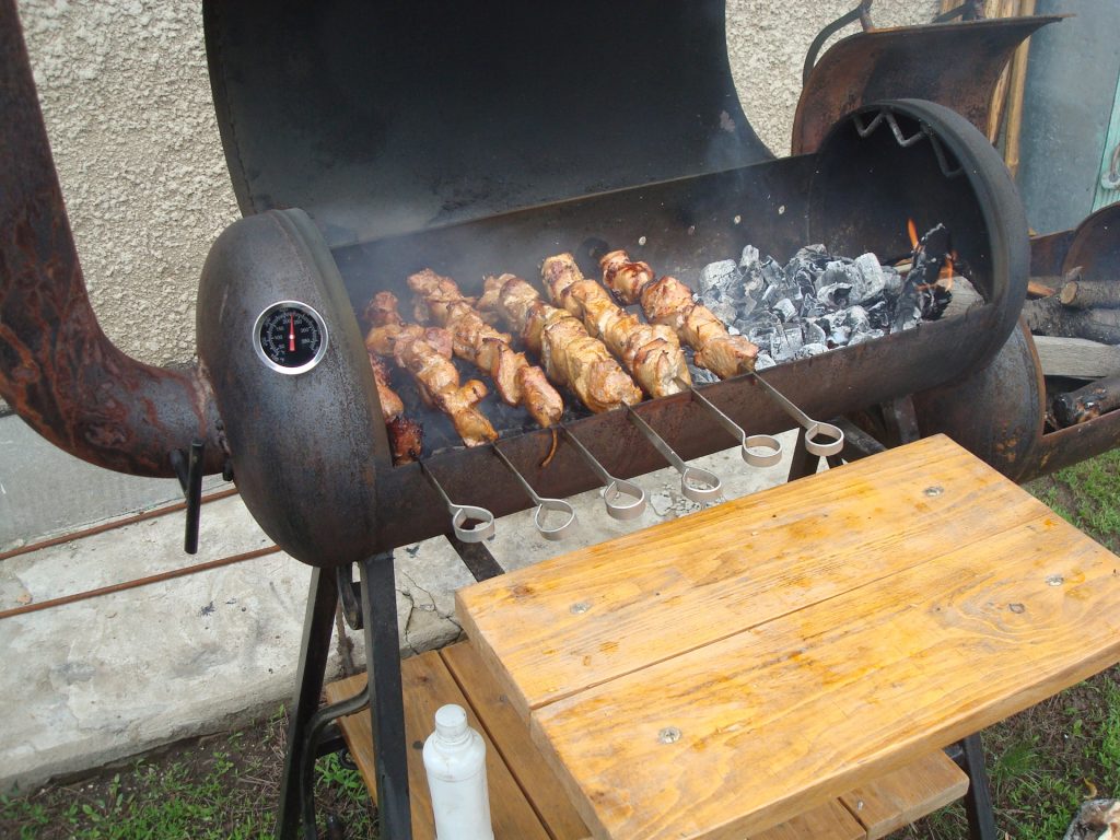 Barbecue à partir d'un cylindre.