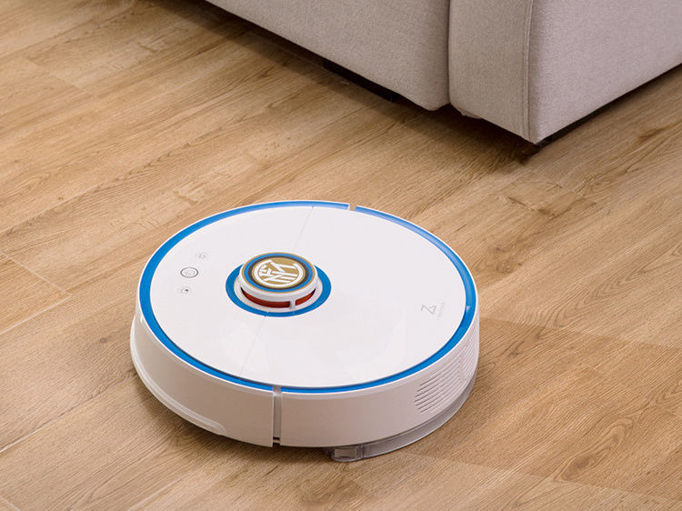 aspirateur racine et meubles