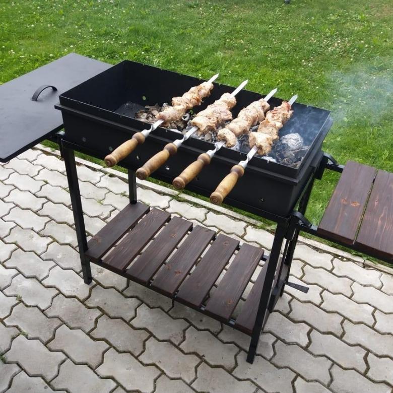 Barbecue en métal.