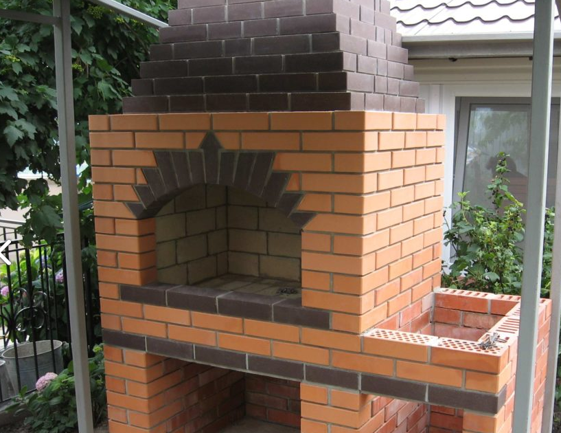 Barbecue avec tuyau.