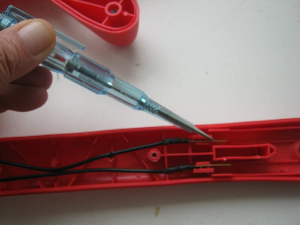 Vérification du bouton de trim.