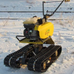 Motobloc sur chenilles.