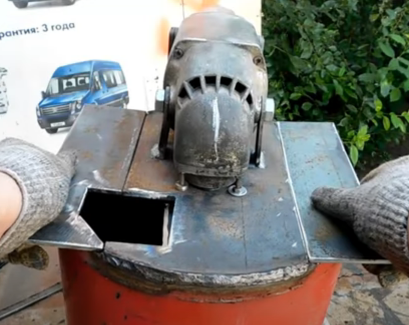 Des plaques latérales.