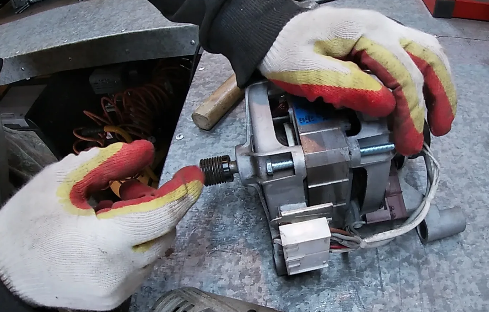 Réservoir d'une machine à laver.