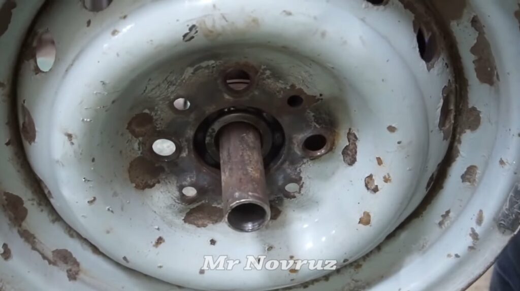 Disque avec axe installé.