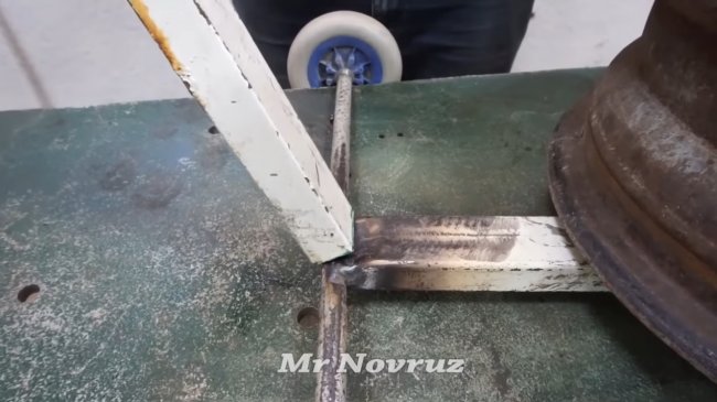 Le cadre avec roues est réalisé.