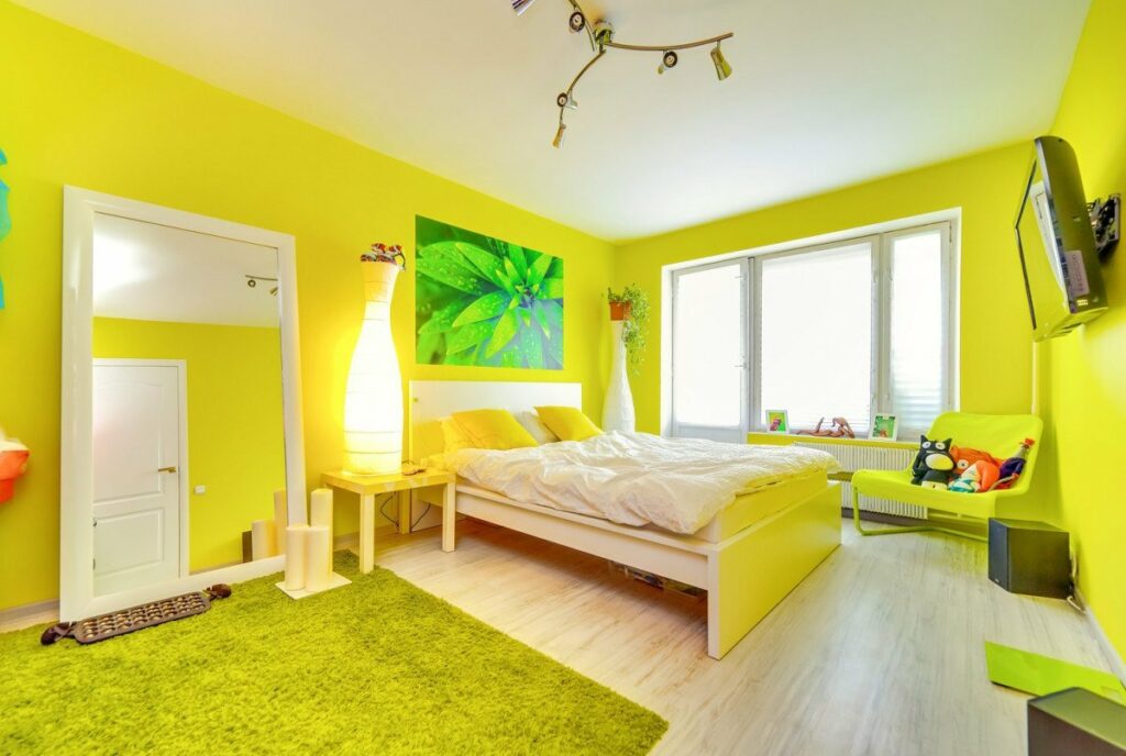 Chambre jaune.