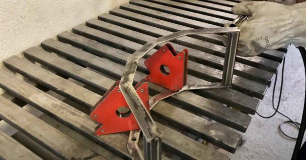 Nous faisons des arcs.