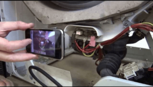 Comment démonter la machine à laver Indesit