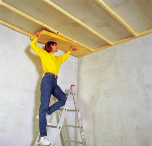 Réaliser un revêtement à partir d'une poutre en bois