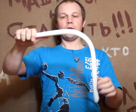 Comment plier correctement un tuyau métal-plastique 1