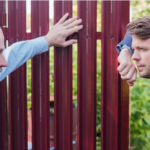 Le voisin menace de quoi faire