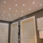 Éclairage dans le couloir