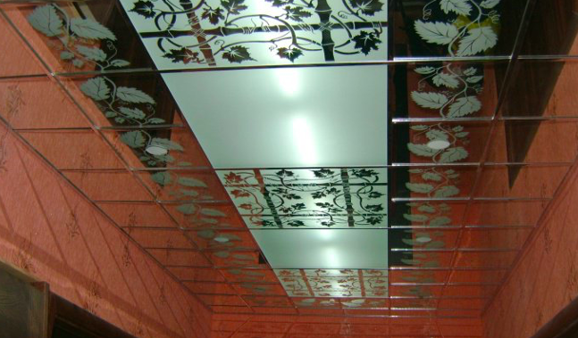 Plafond de verre suspendu